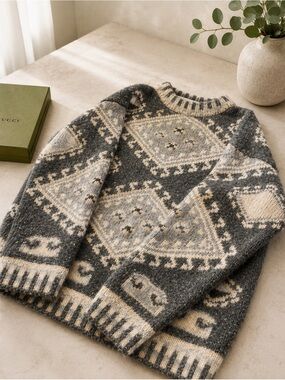 Gucci Gray and Cream Patterned Sweater